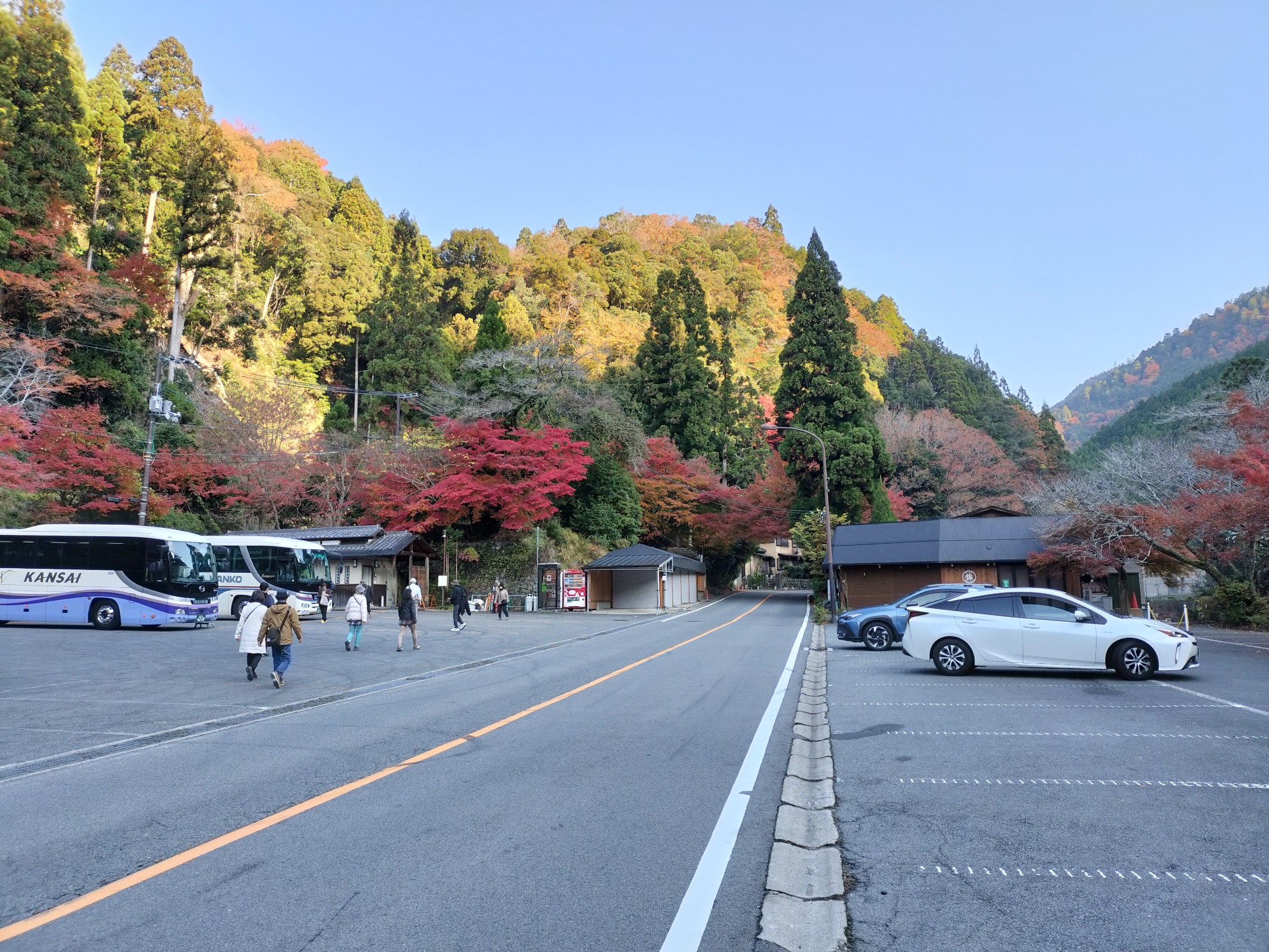 【右京区のバス停の最果て、栂ノ尾】